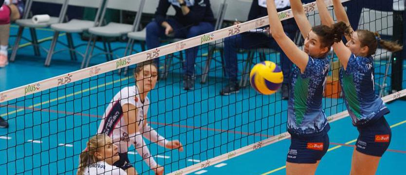 Siatkówka. Siostry Łukasik w Policach