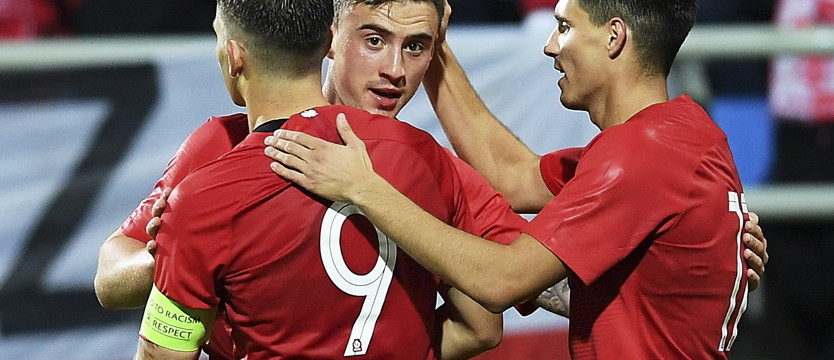 Piłka nożna. Buksa na ławce, Polska w barażach