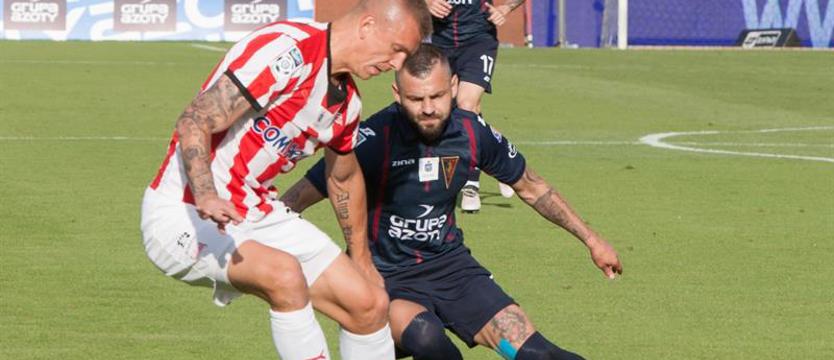 Piłka nożna. FIFA bezwzględna, Pogoń w kłopotach