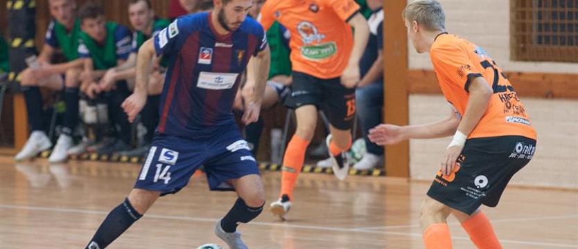 Piłkarska sobota. Pogoń 04 o pierwsze zwycięstwo