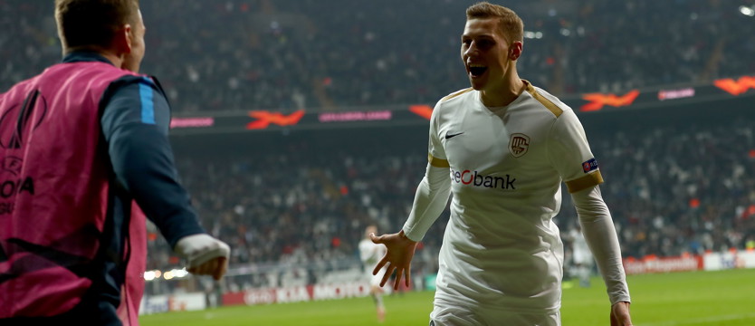 Piłka nożna. Debiut i gol Piotrowskiego w Lidze Europy