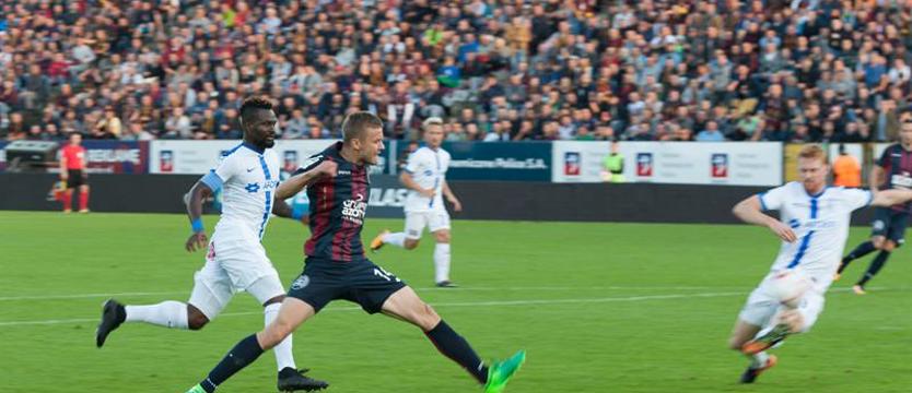 Piłka nożna. Z Lechem pod presją