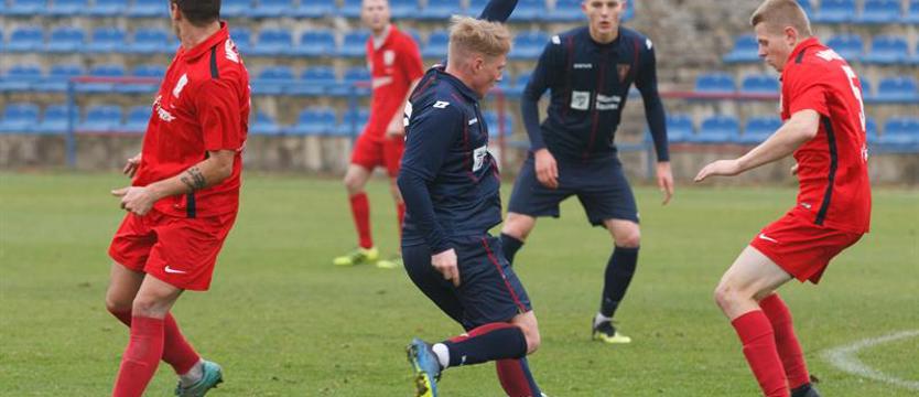 Piłka nożna. Rezerwy Pogoni śladem pierwszego zespołu