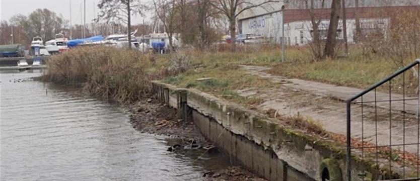 Wiatr z południa wywiał wodę