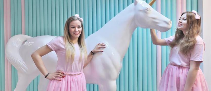 Różowo słodki świat z iluzją