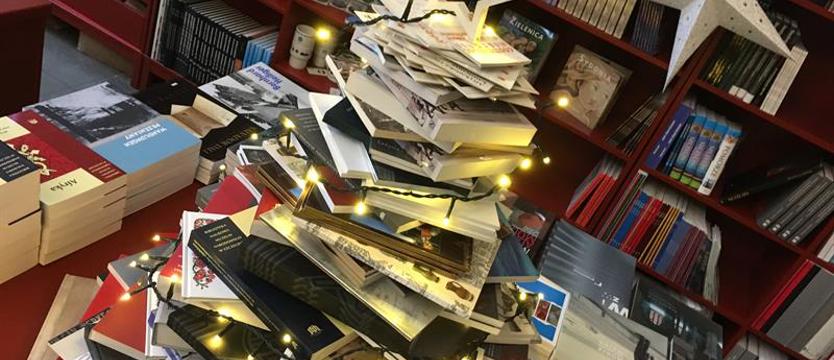 Świąteczny kiermasz książek