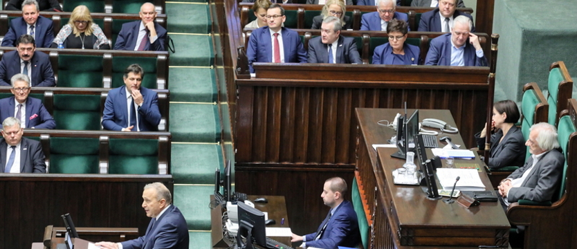 PO proponuje obniżenie stawek PIT z 18 i 32 proc. do 10 i 24 proc.