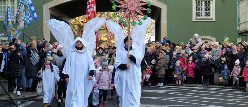 Barwne orszaki na ulicach miast pójdą za Trzema Królami