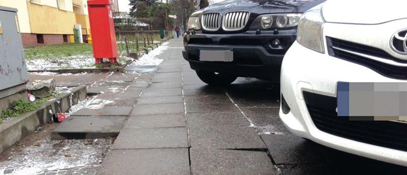 Przeszkoda przy poczcie