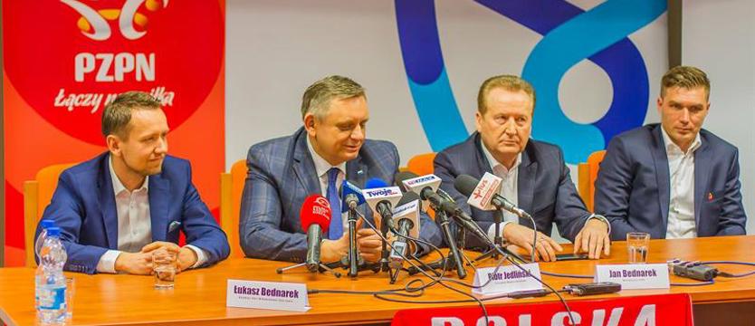 Piłka nożna. Piłkarski hit w hali