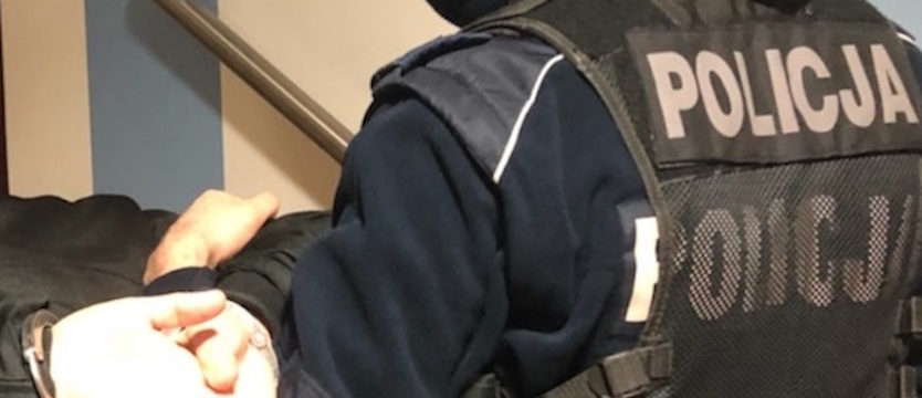 Przejmowali konta na Facebooku i wyłudzali pożyczki