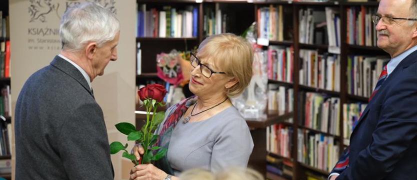 Kwiaty i aplauz dla Cecylii Judek