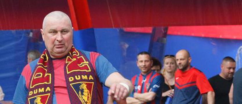 Piłka nożna. Pogoń skusiła mieszkaniem