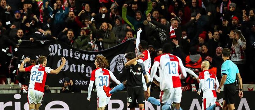 Piłka nożna. Jesteśmy piłkarskimi pariasami