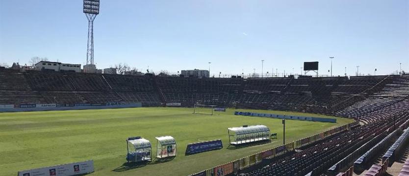 Piłka nożna. Wieści z budowy