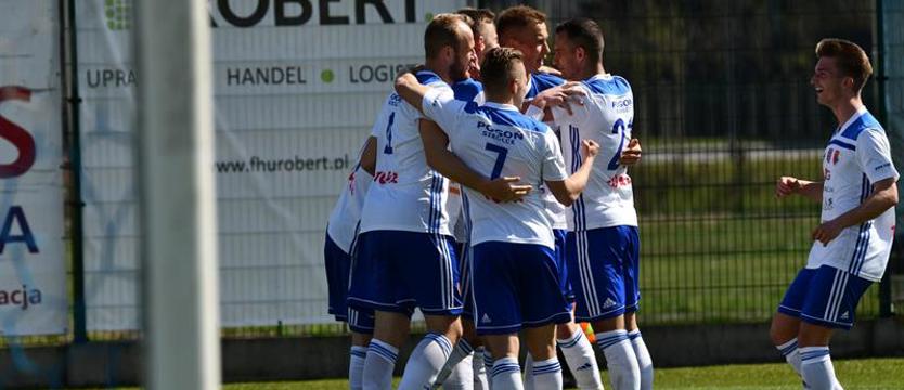 Piłka nożna. Błękitni przegrali i są w tarapatach