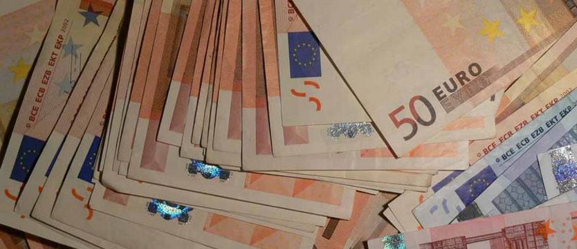 Chciała upiec strudel, spaliła w piekarniku 40 tys. euro