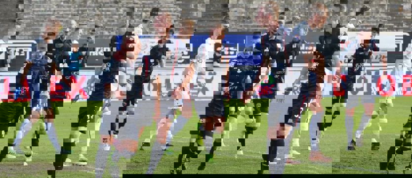 Piłka nożna. Tylko remis, końcówka znów dla rywala