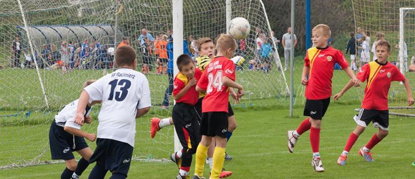 Piłka nożna. Program dla małych i dużych
