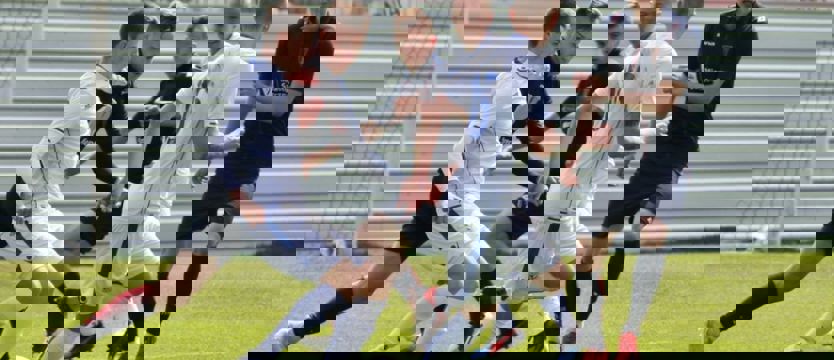 Piłka nożna. Rezerwy Pogoni pokonały lidera