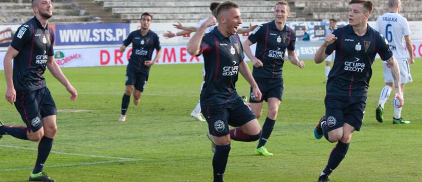 Piłka nożna. Dwucyfrowe liczby liderów Pogoni