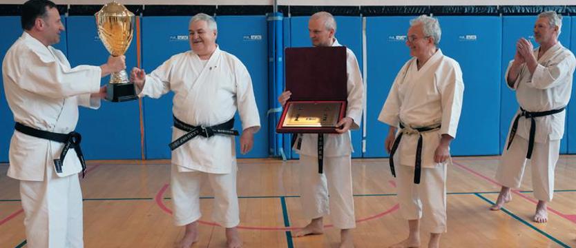 Karate. Wielki puchar dla wielkiego mistrza