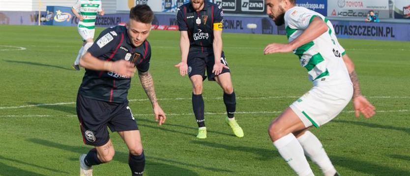 Piłka nożna. Wychowanek trzyma fason