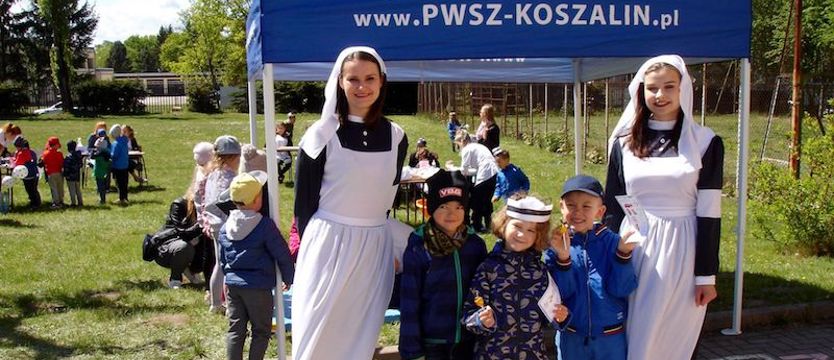 Międzynarodowy Dzień Pielęgniarek. Festyn w uczelni zawodowej