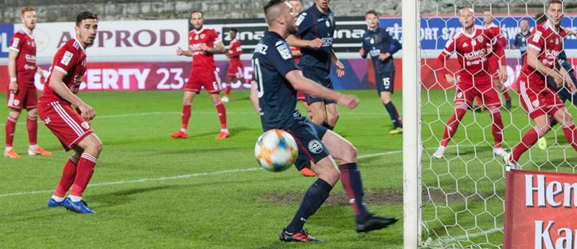 Piłka nożna. Szacunek ważny jak punkty