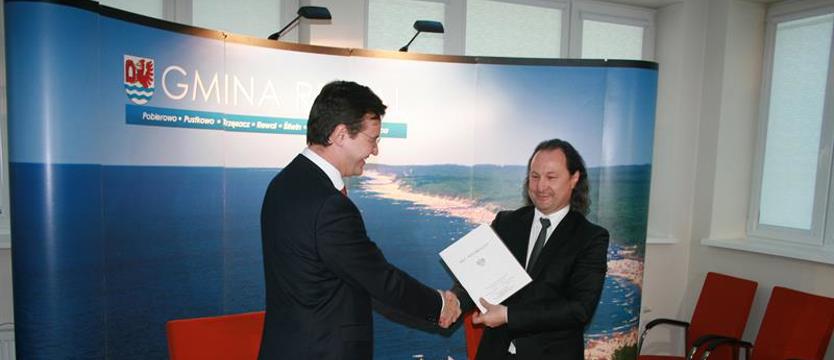 Jak wójt Rewala oddał „złotą kurę” za 6 groszy