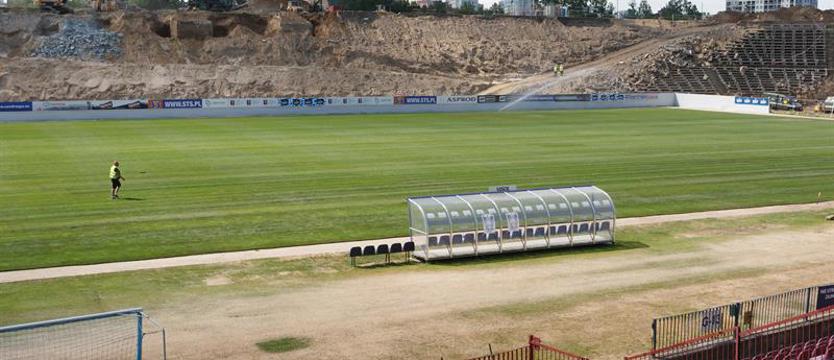 Piłka nożna. Budowa stadionu przyspiesza