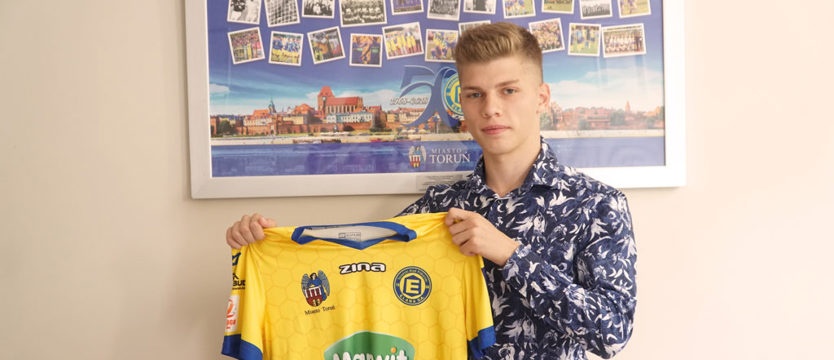 Piłka nożna. Wychowanek Pogoni w Elanie