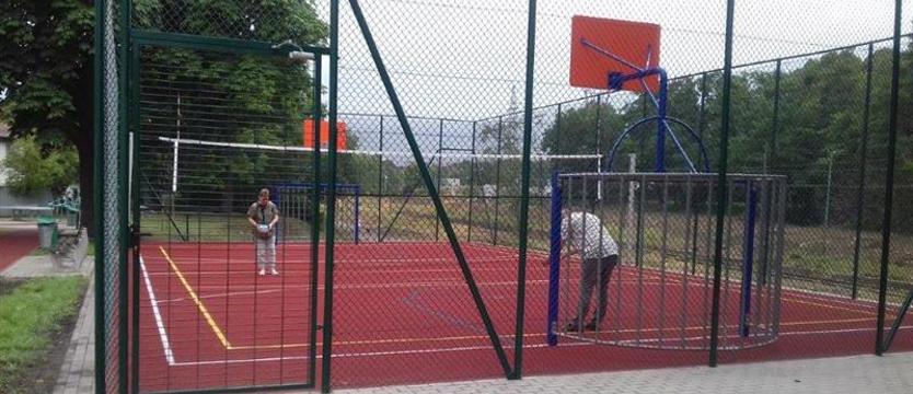 Nowe boisko przy ulicy Hożej