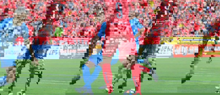 Piłka nożna. Robak pogrążył Błękitnych