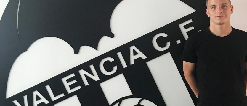 Piłka nożna. Łęgowski wypożyczony do Valencii