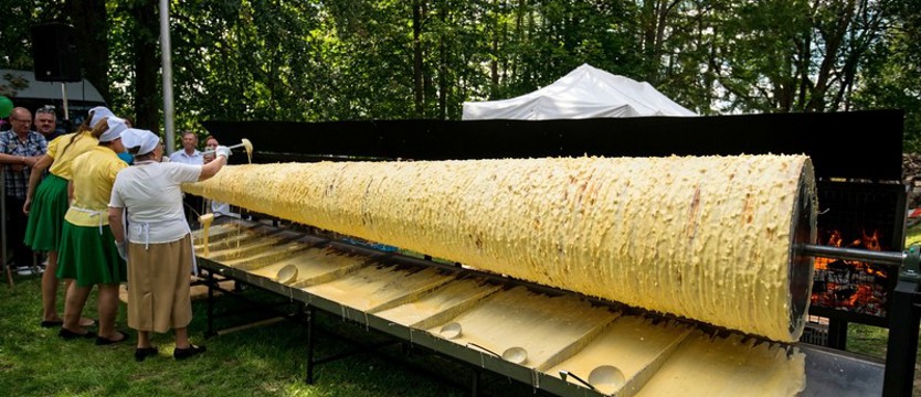 W Żytkiejmach upiekli pięciometrowy sękacz