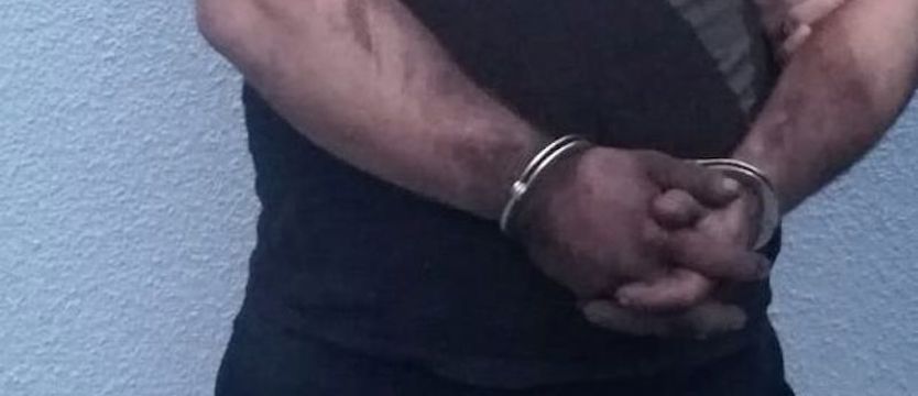 Przed policjantami schował się w ekogroszku