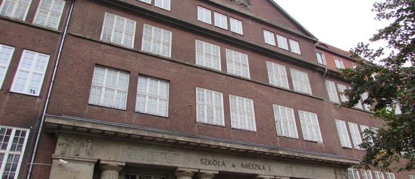 Szkoły średnie z podwójnym rocznikiem. Lekcje dłużej, ale nie na zmiany