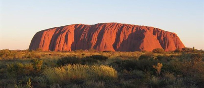 Uluru – niedostępna „zardzewiała skała”
