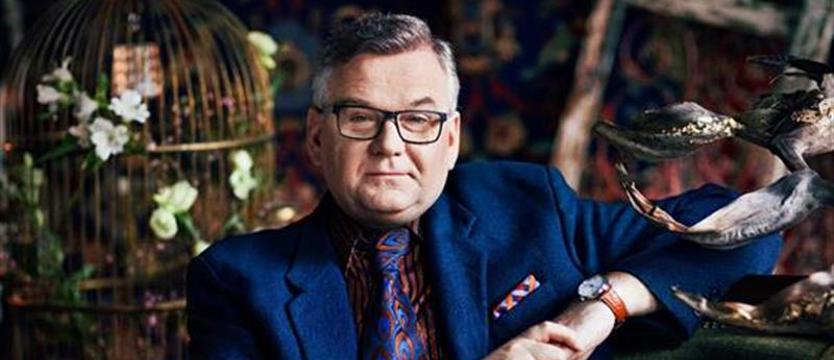 Wleciała papuga z nóżką w gipsie