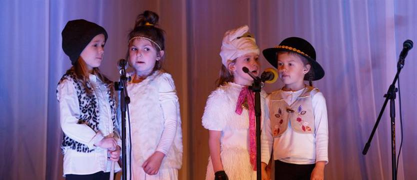 Świąteczne śpiewanie w Pałacu Młodzieży. To był etap rejonowy corocznego festiwalu