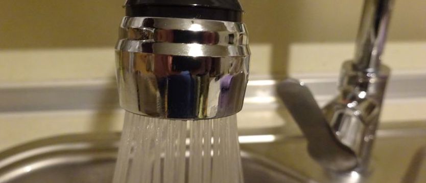 Śmierdząca woda w kranach w Szczecinie. ZWiK uspokaja