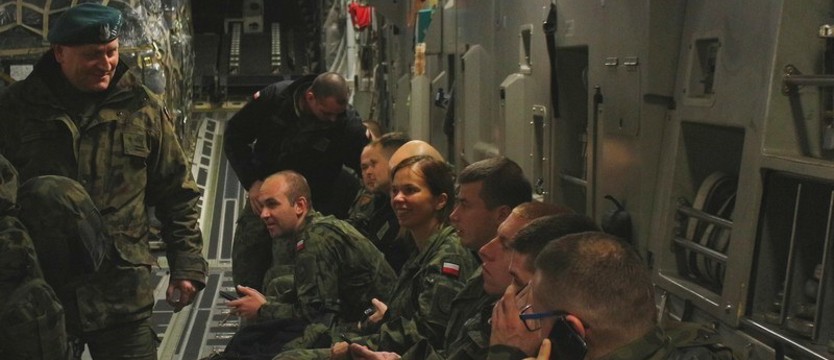 Kolejni żołnierze wylecieli na misję do Afganistanu