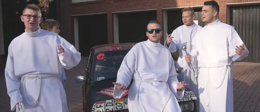 Ministranci zrobili cover, czyli „Ona by tak chciała... służyć ze mną”