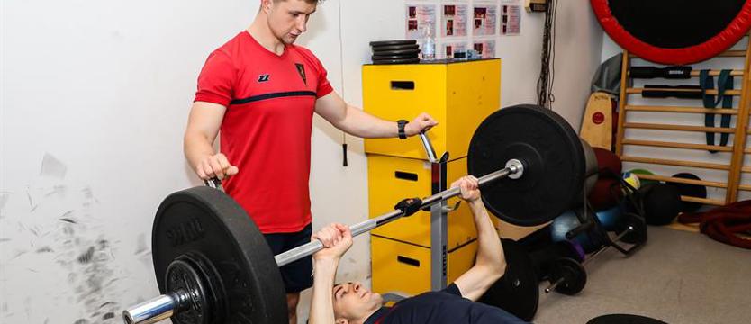 Piłka nożna. Pogoń na start