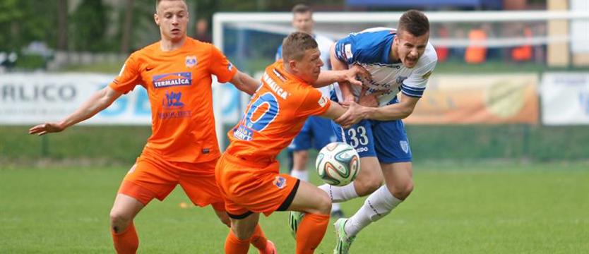 Piłka nożna. Urodzaj lewych obrońców