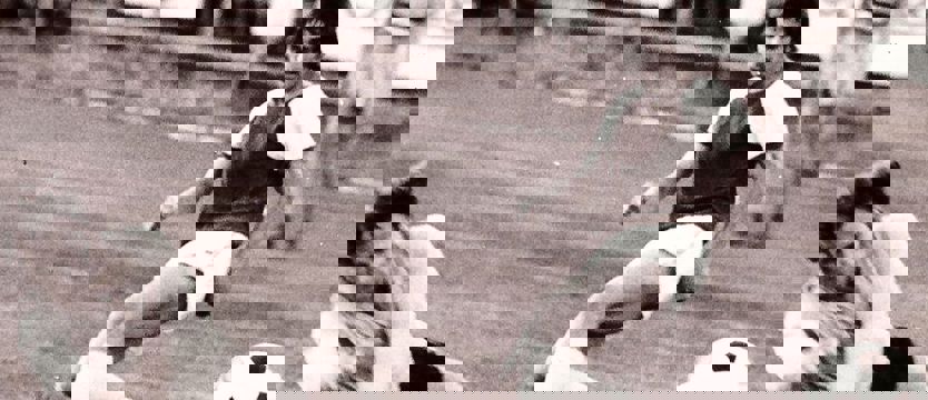 Piłka nożna. Torami na stadion