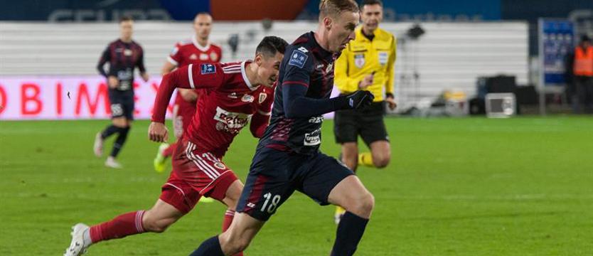 Piłka nożna. Piłkarska migracja nasila się