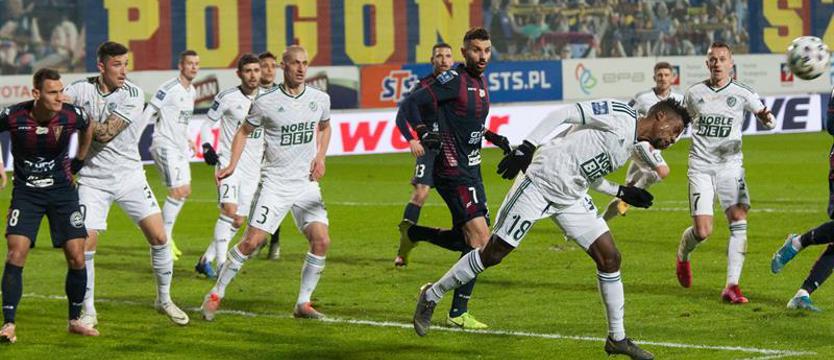 Piłka nożna. Bierność Pogoni zbiera plony