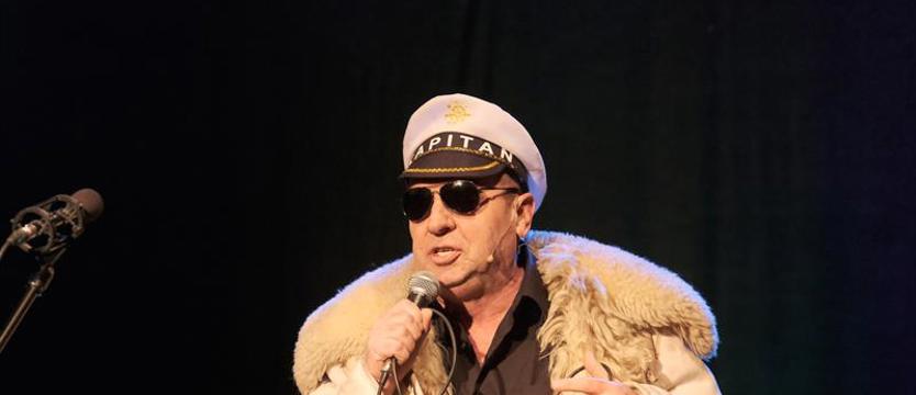 Jedni spalili skórę na słońcu, inni zatrzymywali statki. Dzieciniak w teledysku